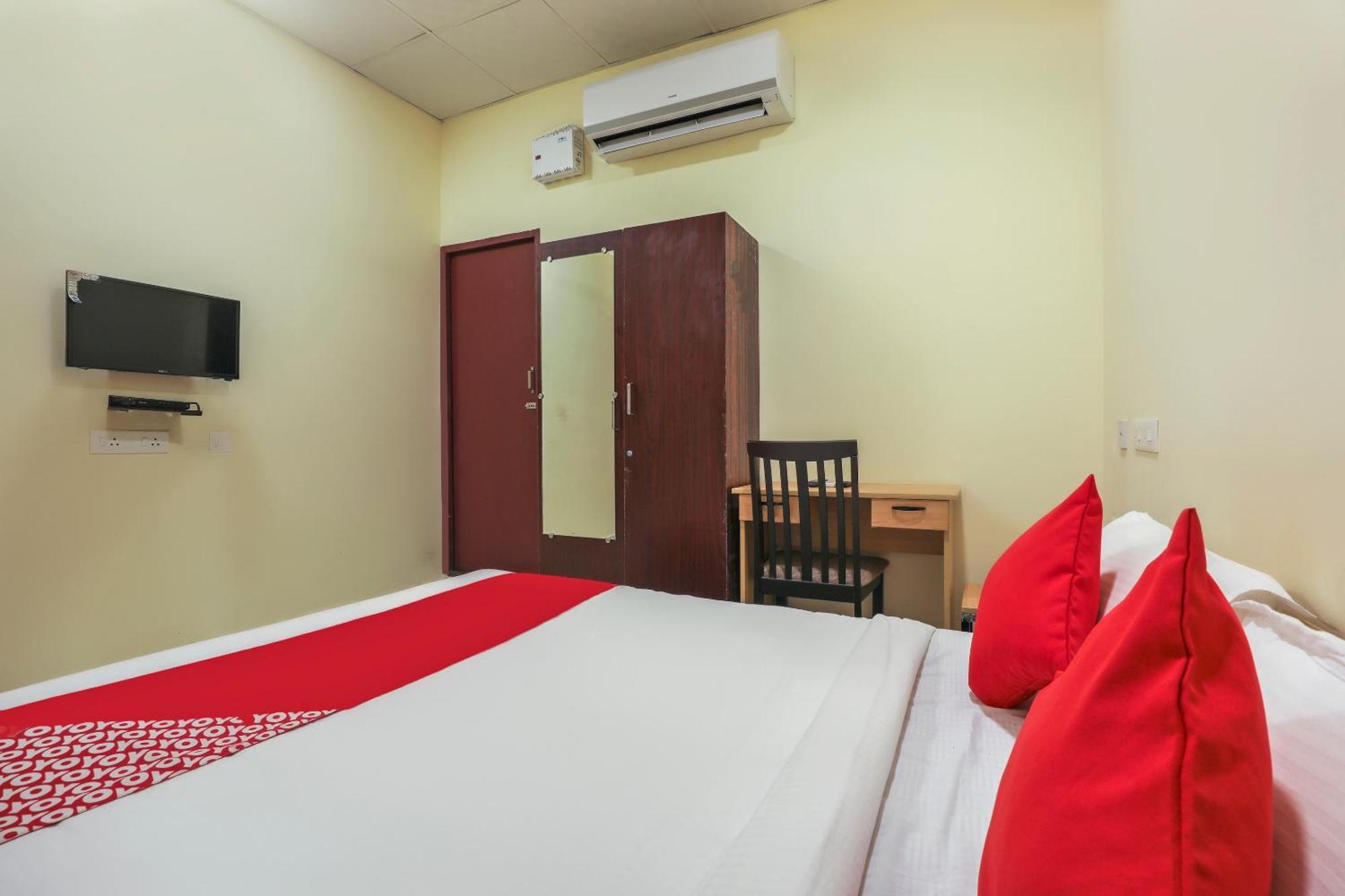 פונדיצ'רי Hotel O Om Sakthi Hotel מראה חיצוני תמונה