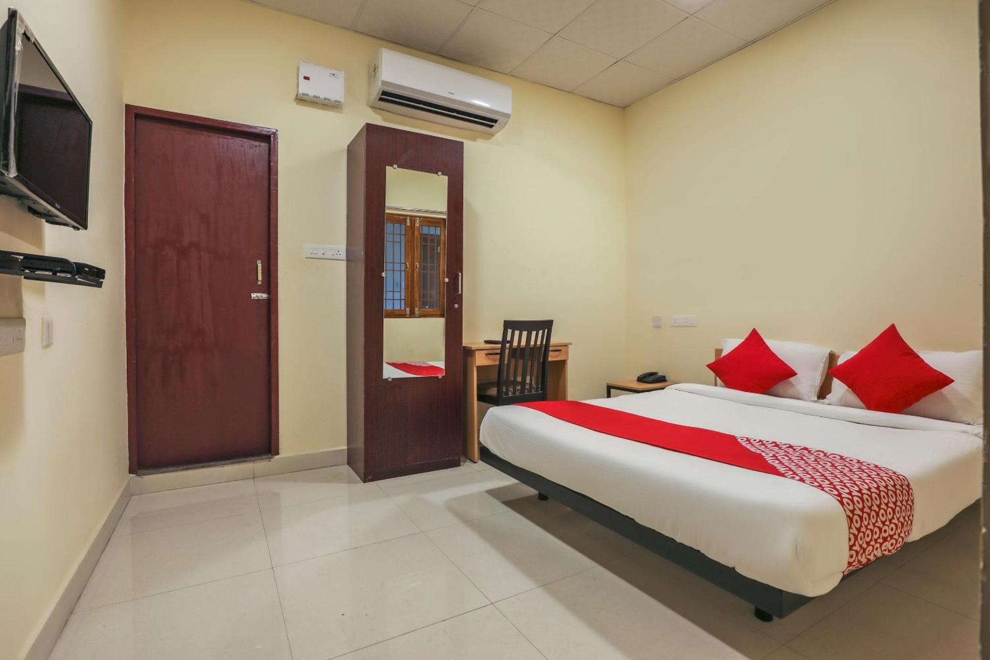 פונדיצ'רי Hotel O Om Sakthi Hotel מראה חיצוני תמונה