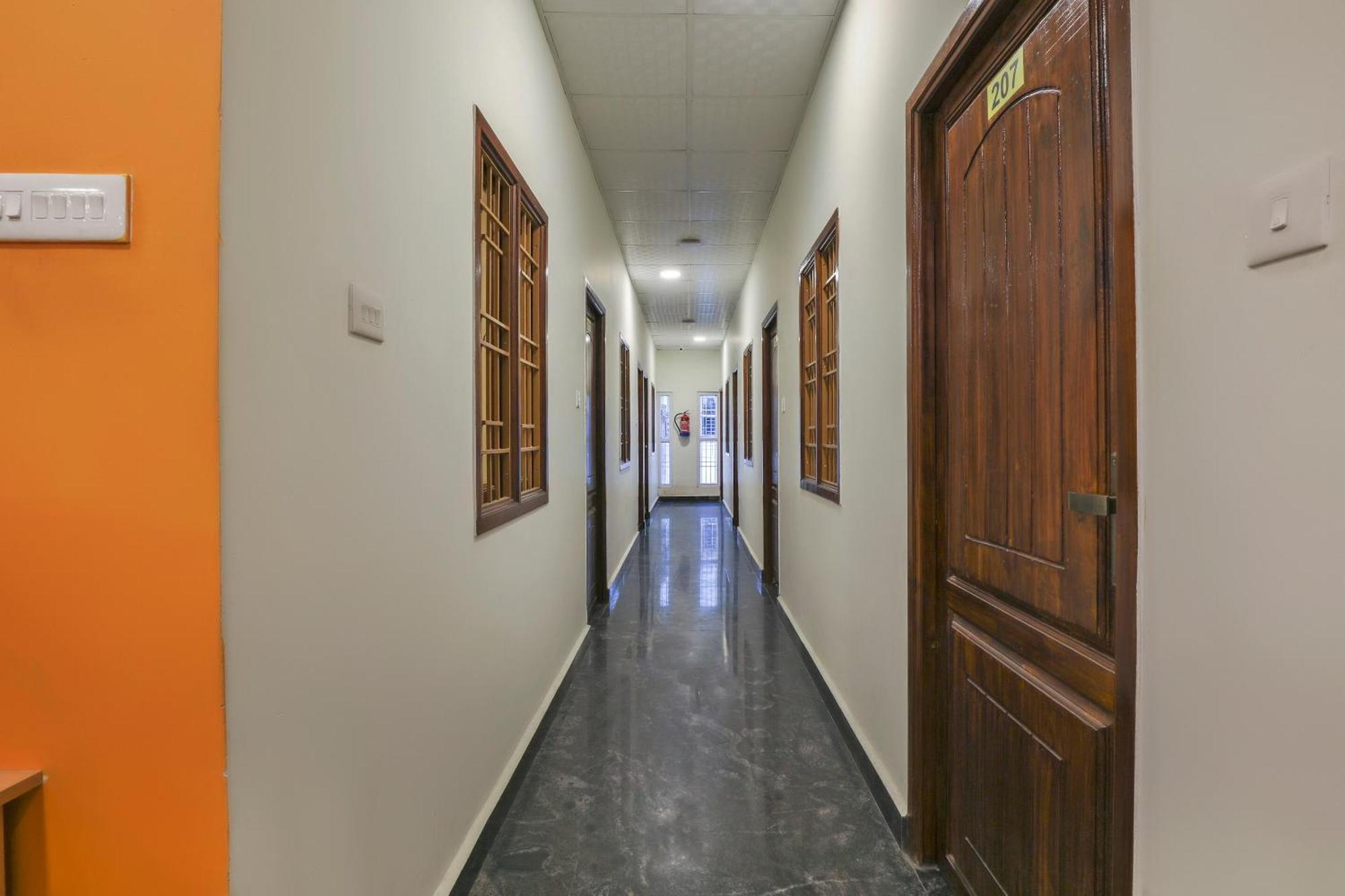 פונדיצ'רי Hotel O Om Sakthi Hotel מראה חיצוני תמונה