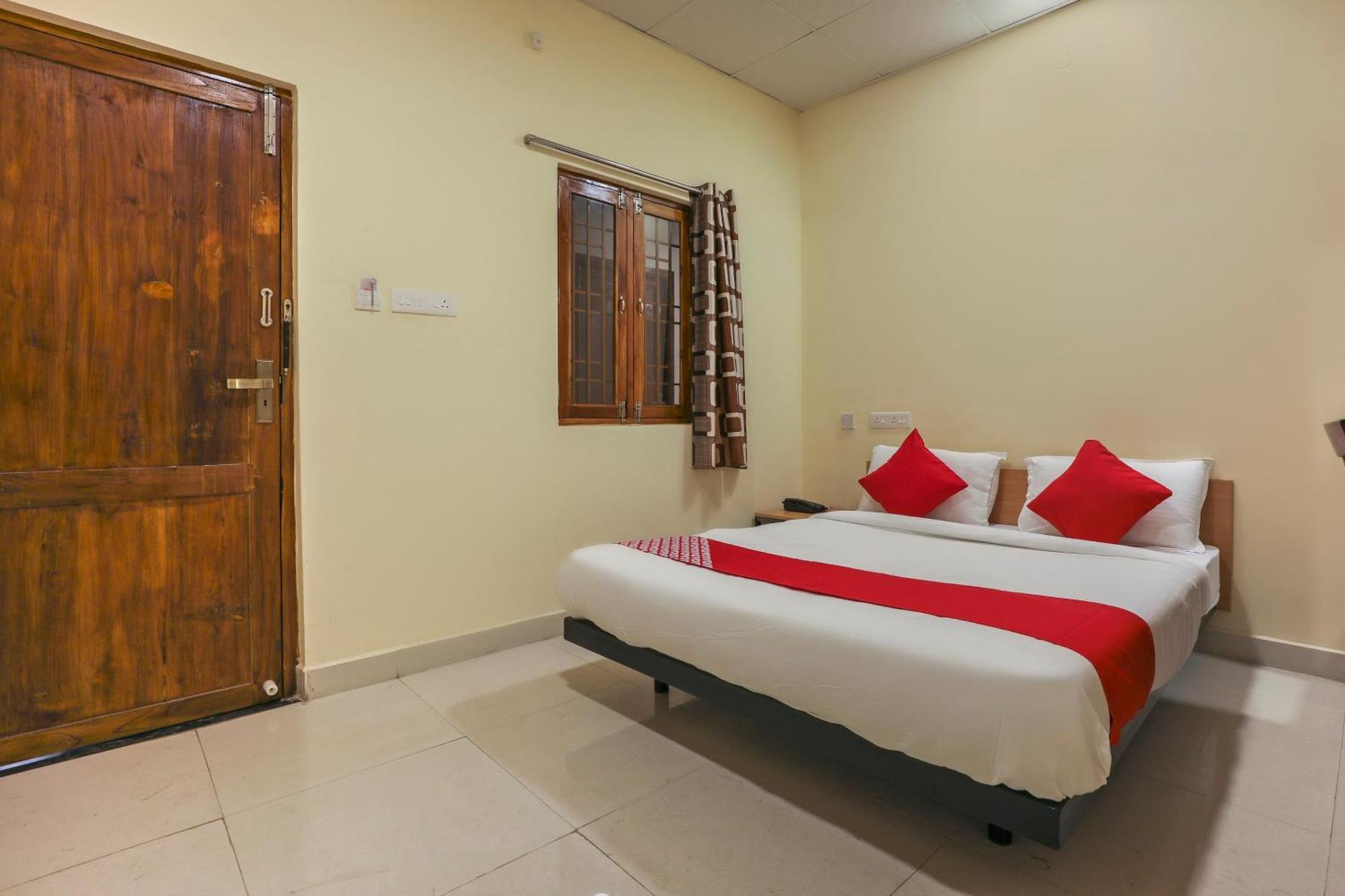 פונדיצ'רי Hotel O Om Sakthi Hotel מראה חיצוני תמונה